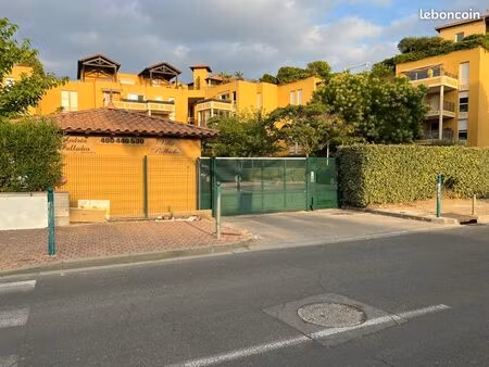 box en sous sol dans res sécurisée