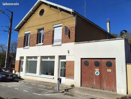 maison d’habitation avec local commercial