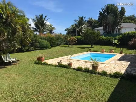 villa t4 avec piscine – entretien jardin inclus – petit lotissement 2 500 charges comprise