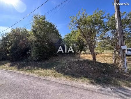 terrain 587 m² nanclars