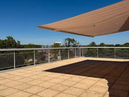 superbe grand t3 en dernier étage avec terrasse exceptionnelle – bien rare sur le marché