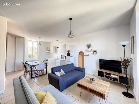 maison divisée en 2 appartements – exploitation courte durée  ca 40 k/an