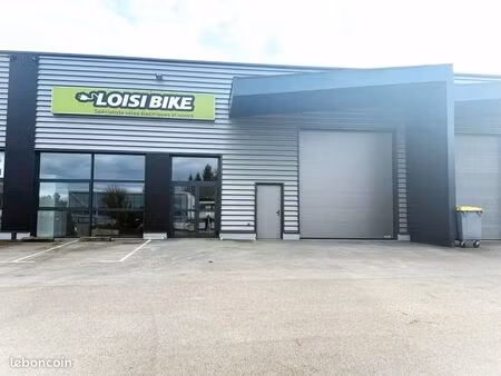 local commercial 520 m² franois