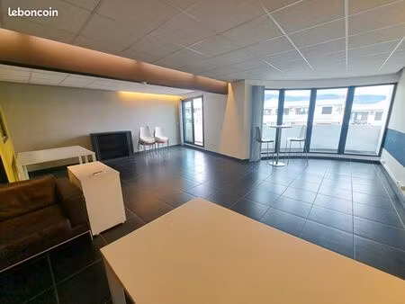 local commercial 90 m² saint-denis