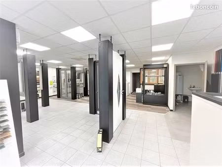local commercial 518 m² st vit