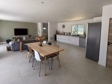 maison 4 pièces 82 m²