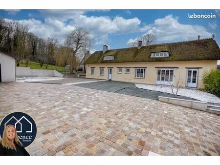 maison 7 pièces 235 m²