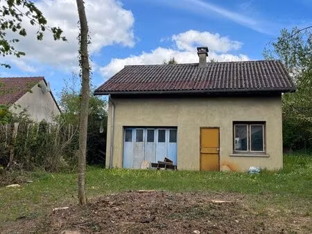 dépendance avec 2000m 2 de terrain