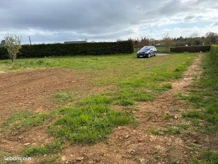 terrain 713 m²