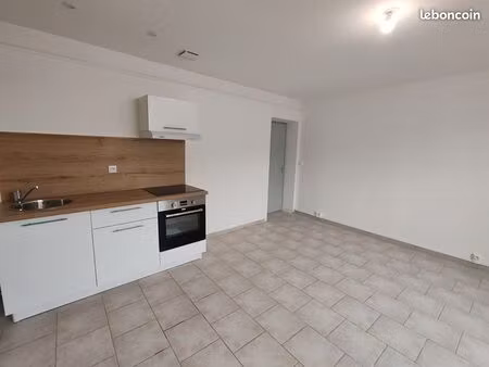 appartement t2 lumineux - centre-village-vergéal - idéal télétravail ou jeune actif