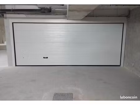 dernière opportunité : 6 doubles boxes neuf (12 emplacements) dont 4 côte à côte  niveau-1