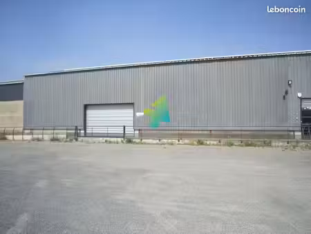 local 890 m² montredon-des-corbières