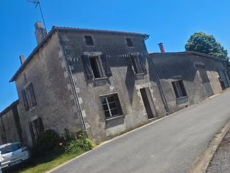 maison charente / idéal projet gîte ou l'occasion