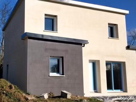 maison 80 m² plomodiern