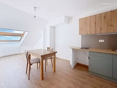 studio 1 pièce 28 m²