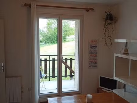 logement rdc avec balcon
