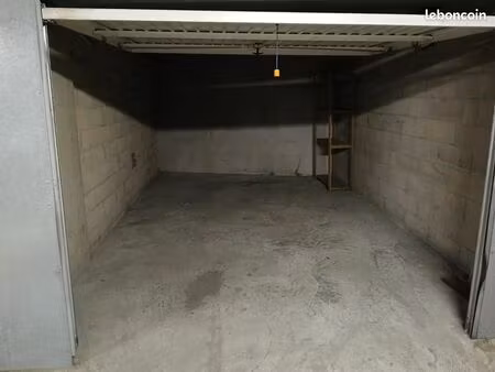 grand garage fermé prox gare matabiau