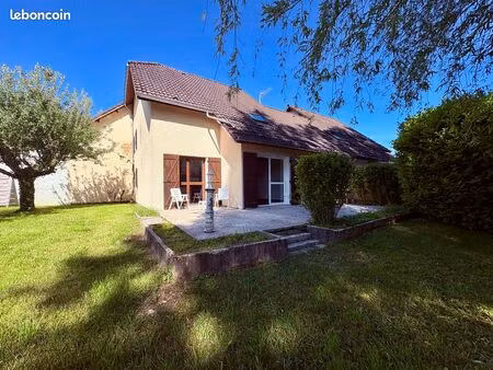 maison familiale avec grand jardin et fort potentiel à aoste