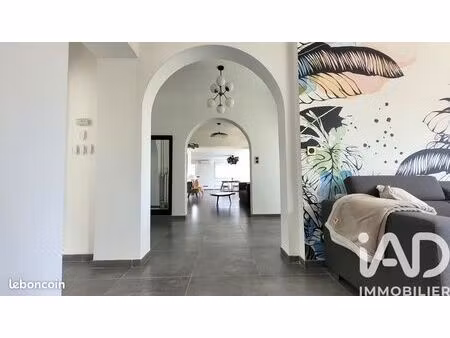 propriété 7 pièces 204 m²