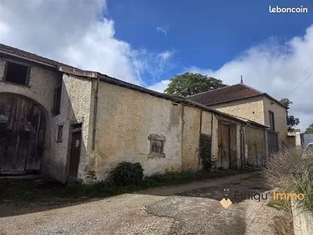 grange 142 m² proverville
