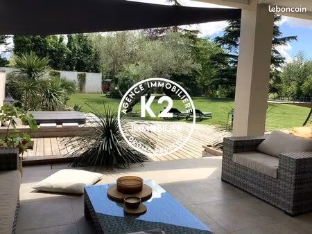 propriété 5 pièces 148 m²