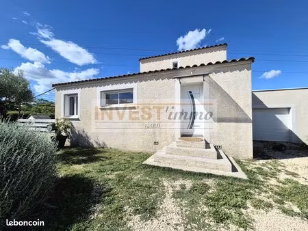jolie villa récente 4 chambres au calme avec jardin et garage