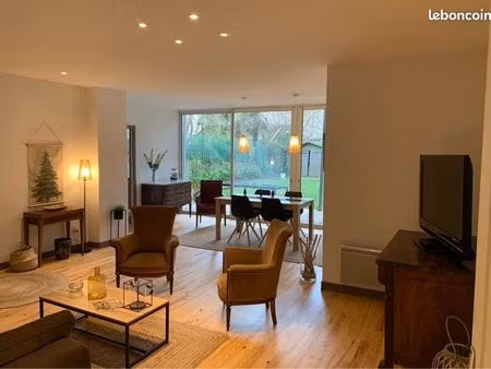 apparemment rez de chaussée palais avec jardin