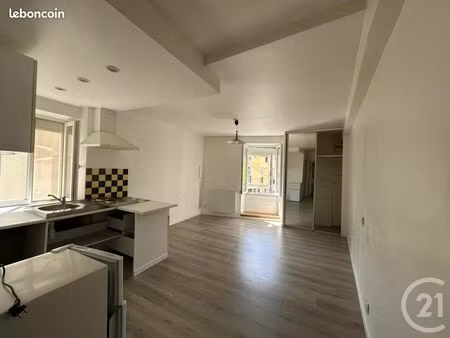 studio 1 pièce 25 m²