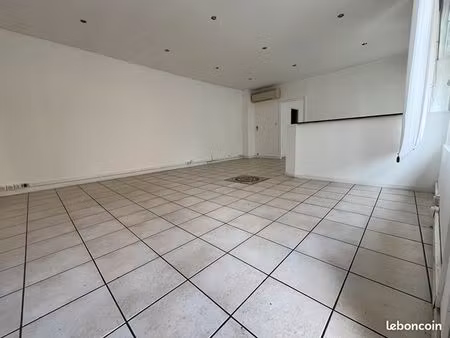 local commercial 55m2