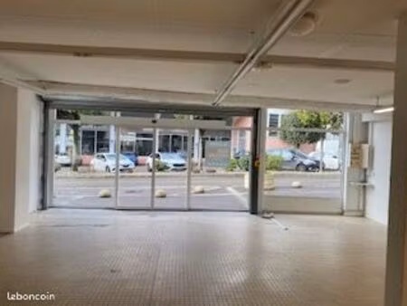 local commercial – 290 m² – centre-ville hagetmau