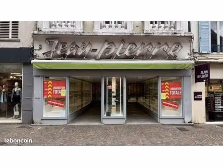 locaux 304 m² - montbeliard centre - rue piétonne - rue des febvres