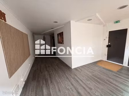 local commercial 82 m²