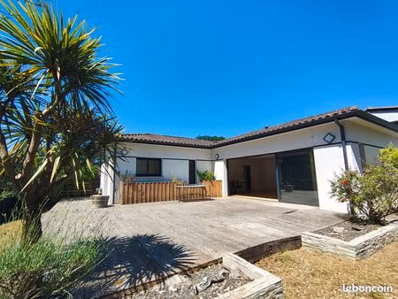 maison 5 pièces 127 m2 avec garage et jardin 1400 m2