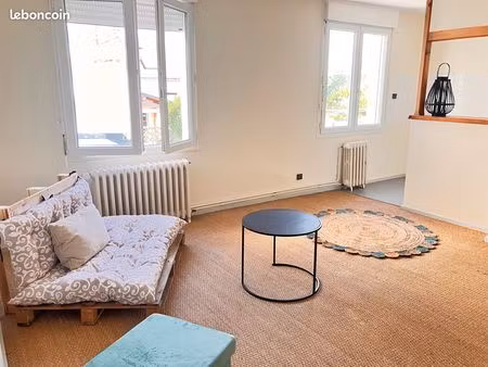 à vendre – apt t2 duplex type maisonnette de 43 m² avec terrasse et dépendance – chalonnes