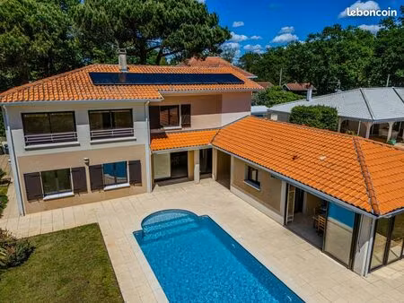 villa 7 pièces 260 m²