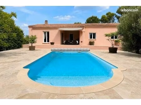 méjannes-le-clap  maison 140 m²  de plain-pied  avec piscine sur 1200 m²