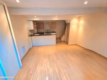 maison 90 m2 t4 avec cour