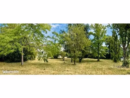 magnifique terrain viabilisé  arboré  calme