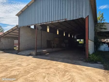 location bâtiment hangar