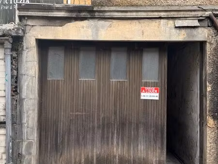 garage fermé à louer – centre-ville de gourdon