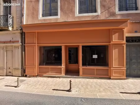 local commercial emplacement d'exception