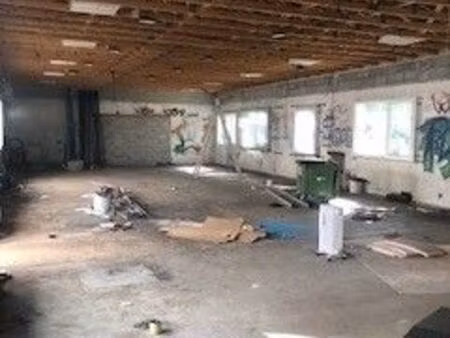 location local 200m2