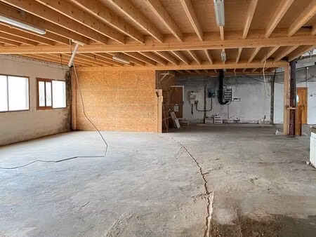 location espace de stockage / local 160 m²