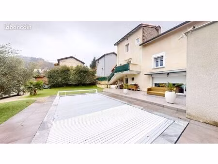 maison 7 pièces 160 m²
