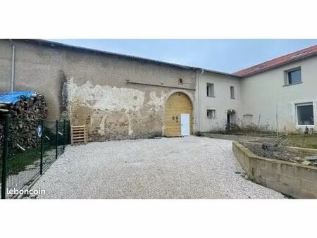 maison/ grange 300 m2 sur terrain 500m2