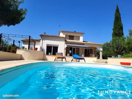 villa 5 pièces 150 m²