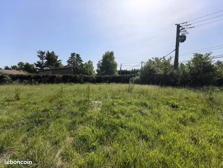 terrain 600 m² bretx