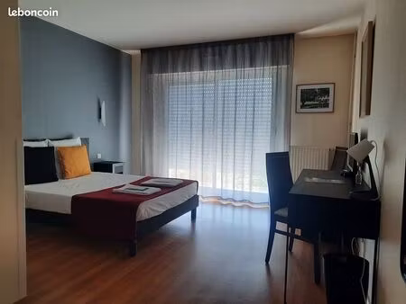 appartement dans parc arboré