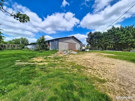 entrepôt 350 m² saint-ouen-de-thouberville
