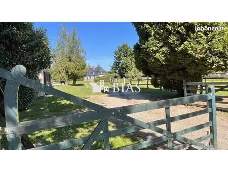 château 9 pièces 245 m²